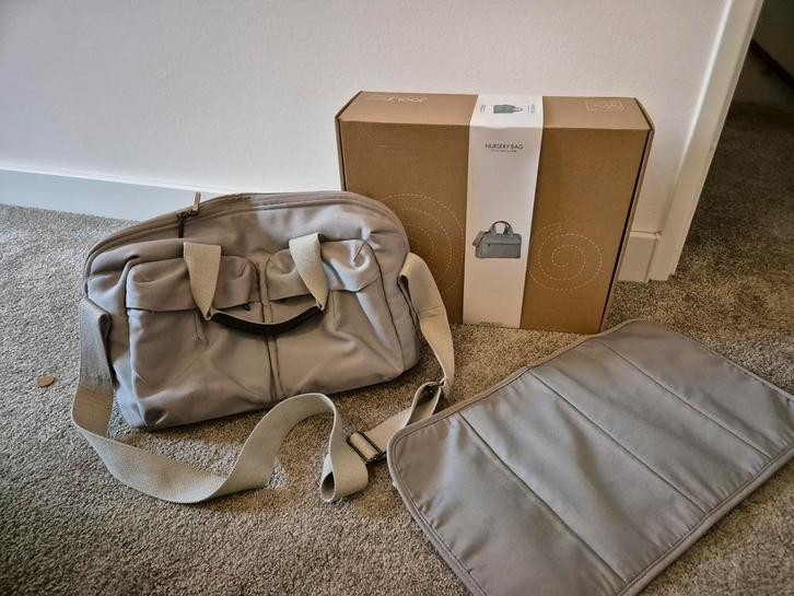 Joolz Luiertas (Stunning Silver) - Perfect voor onderweg!, Kinderen en Baby's, Luiertassen, Zo goed als nieuw, Schoudertas, Ophalen of Verzenden