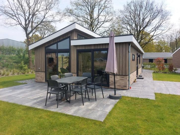 TE KOOP Luxe industreel chalet 6 ps te Biddinghuizen, Vakantie, Vakantiehuizen | Nederland, Speeltuin, Tv, Zwembad