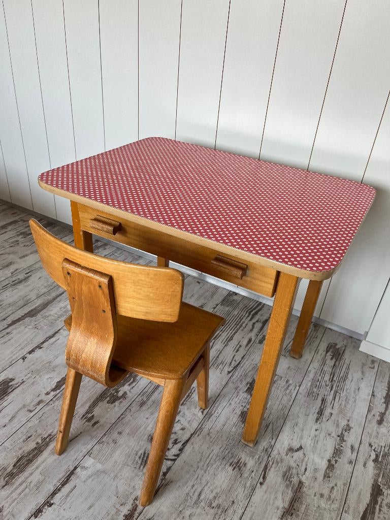 Retro vintage tafeltjes met stoeltjes, Kinderen en Baby's, Kinderkamer | Tafels en Stoelen, Ophalen, Gebruikt, Tafel(s) en Stoel(en)