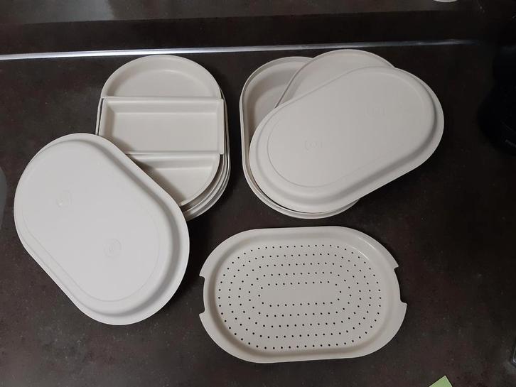 Tupperware vintage serveer/party/vakken schaal set creme, Huis en Inrichting, Keuken | Tupperware, Gebruikt, Schaal, Ophalen of Verzenden