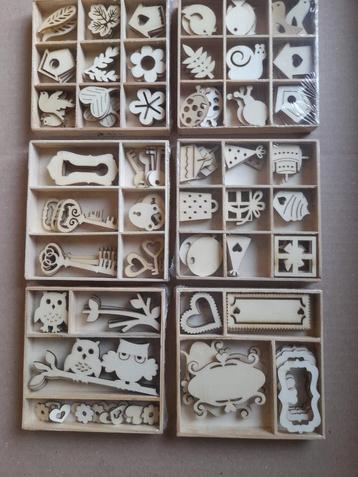 OPRUIMING houten doosjes met 45 stuks houten figuren no 4 beschikbaar voor biedingen