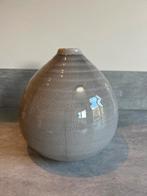 Grijze Aardewerk Vaas - 25 cm, Ophalen, Overige kleuren, Aardewerk of Porselein, Zo goed als nieuw
