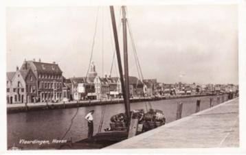 VLAARDINGEN,- Haven binnenvaartschip met manden.24-08 beschikbaar voor biedingen