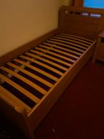 Houten Eenpersoonsbed 90x200 met nachtkastje, Ophalen, 90 cm, Eenpersoons, Bruin