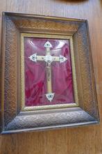 Kruisbeeld achter glas 2, Ophalen of Verzenden