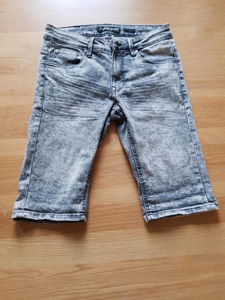 Grijze Jeans Short - Own The Streets W28, Kleding | Heren, Spijkerbroeken en Jeans, Zo goed als nieuw, W32 (confectie 46) of kleiner