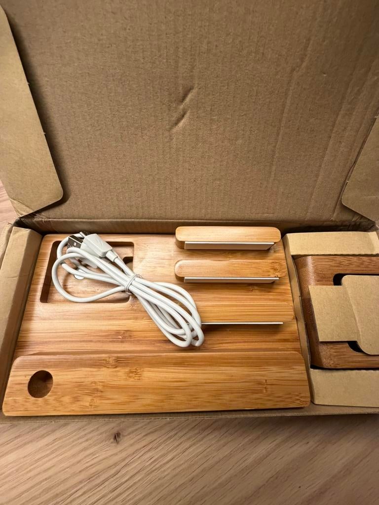 Handgemaakte Charging Stand – Apple Watch & iPhone/iPad, Ophalen of Verzenden, Nieuw