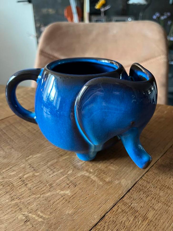 Urban Outfitters Olifant Mok met Vakje, Huis en Inrichting, Keuken | Servies, Zo goed als nieuw, Kop(pen) en/of Schotel(s), Overige stijlen