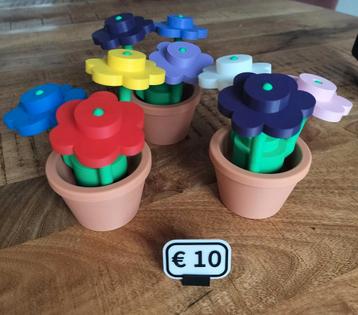 Lego bloemetjes in een potje beschikbaar voor biedingen