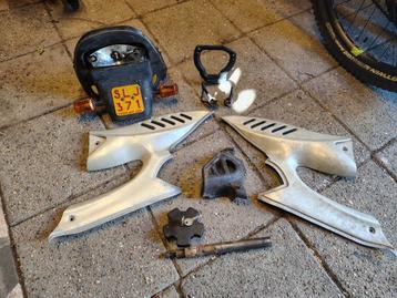 Diverse scooter en brommer onderdelen  beschikbaar voor biedingen