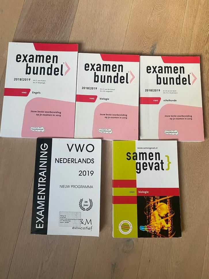 VWO 6 Examenbundels - Set van 5, Boeken, Schoolboeken, Nieuw, Overige vakken, VWO, Ophalen of Verzenden