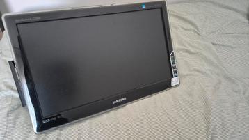 Samsung 21,5inch TV/monitor incl beugel beschikbaar voor biedingen