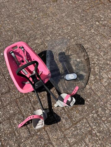 yep roze voorzitje  beschikbaar voor biedingen