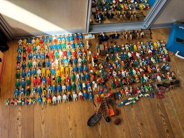 210 vintage en nieuwe Playmobil poppetjes en accessoires  beschikbaar voor biedingen