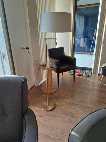 staande lamp met 2 lichtstralen en messing uitvoering beschikbaar voor biedingen