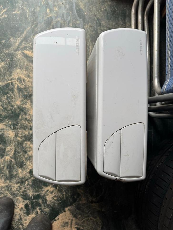 Geberit Stortbak met ophangbeugels en valpijp, Doe-het-zelf en Verbouw, Sanitair, Gebruikt, Toilet, Ophalen of Verzenden