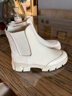 Tamaris gave beige chelsea boots mt 40 NIEUW, Tamaris, Beige, Lage of Enkellaarzen, Nieuw