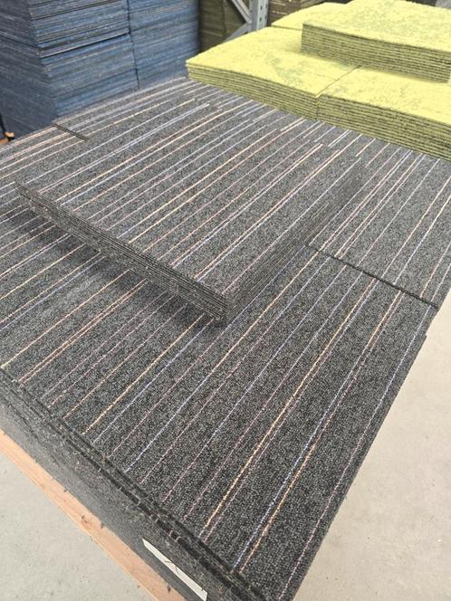 Tapijttegels 50x50 60x60 96x96 cm., Huis en Inrichting, Stoffering | Tapijten en Kleden, Zo goed als nieuw, Ophalen of Verzenden