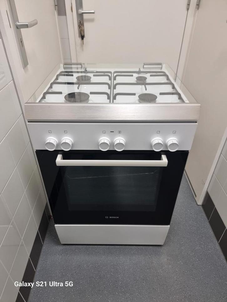 Bosch Gasfornuis met 3D-Heteluchtoven - Vrijstaand, Witgoed en Apparatuur, Fornuizen, Gebruikt, Vrijstaand, Gas, 4 kookzones, 85 tot 90 cm