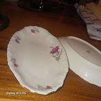 Twee serveerschaaltjes van Thun met bloemmotief, Antiek en Kunst, Ophalen of Verzenden