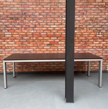 Arco tafel - model Graphic beschikbaar voor biedingen