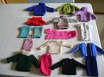 16del gebreide/gehaakte barbie kleertjes truien rokken sjaal, Ophalen of Verzenden, Zo goed als nieuw, Barbie