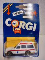 Corgi 1:64 Mercedes 220 Binz Ambulance blister  3INCH, Hobby en Vrije tijd, Modelauto's | Overige schalen, Ophalen of Verzenden