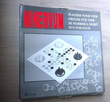 Mens-erger-je-niet glas beschikbaar voor biedingen