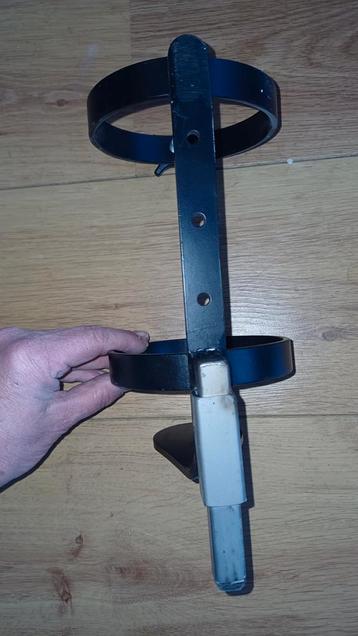 Zuurstoffleshouder voor aan een rolstoel beschikbaar voor biedingen