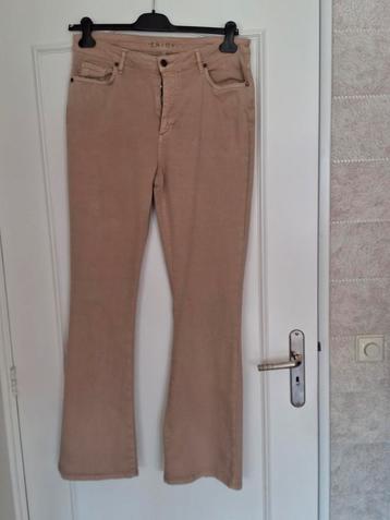 SPLINTERNIEUWE broek maat 42 ..79.95 NU 25.00  beschikbaar voor biedingen