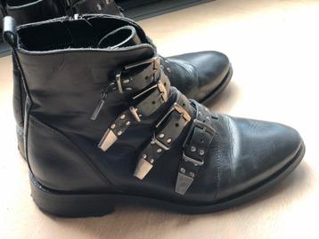 Zwarte Laarsjes met Gespen maat 40 beschikbaar voor biedingen