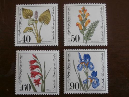 DUITSLAND BUNDESPOST BERLIN 1981 serie BLOEMEN, Postzegels en Munten, Postzegels | Thematische zegels, Postfris, Dier of Natuur