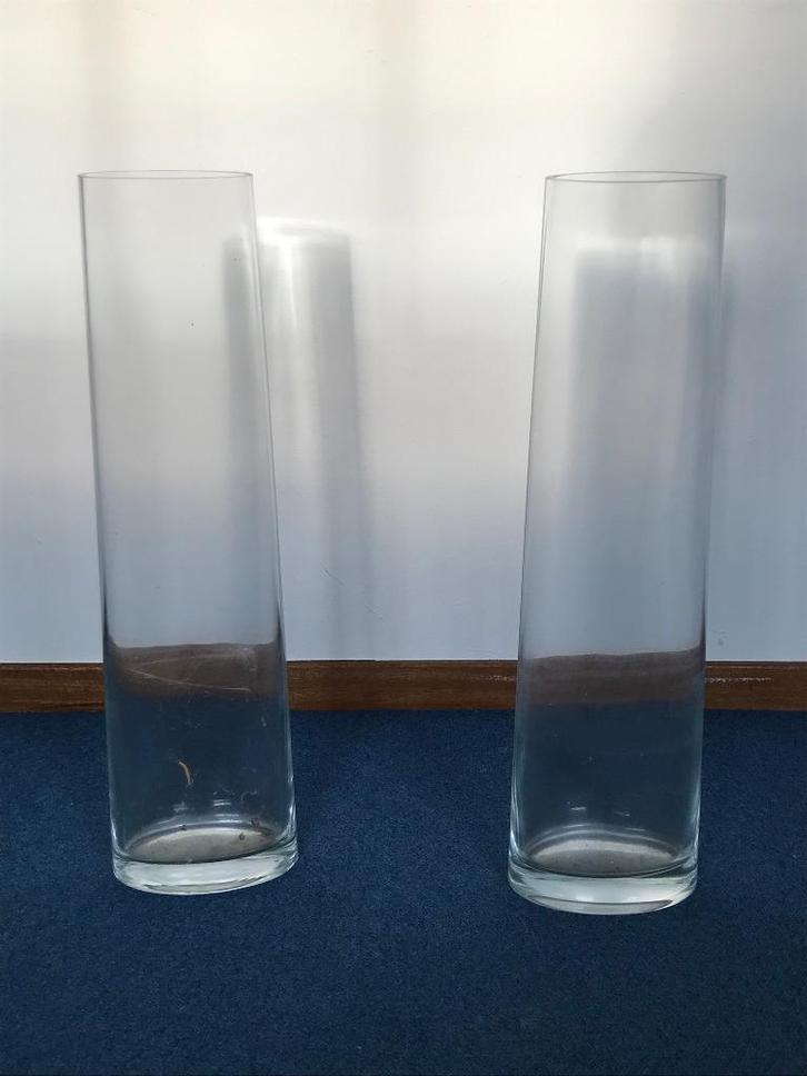 2 mooie lange glazen vazen - Nieuw - 60 cm hoog, Huis en Inrichting, Woonaccessoires | Vazen, Zo goed als nieuw, Overige kleuren