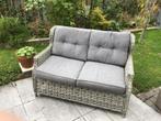Te koop Wicker 2 zits bank met kussens, Tuin en Terras, Ophalen, Zo goed als nieuw, Wicker