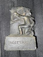 stenen beeldje Boogschutter, Antiek en Kunst, Verzenden