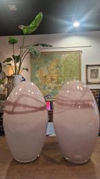 2 Lila Glazen Vazen - Puntgaaf!, Overige kleuren, Ophalen of Verzenden, Minder dan 50 cm, Glas