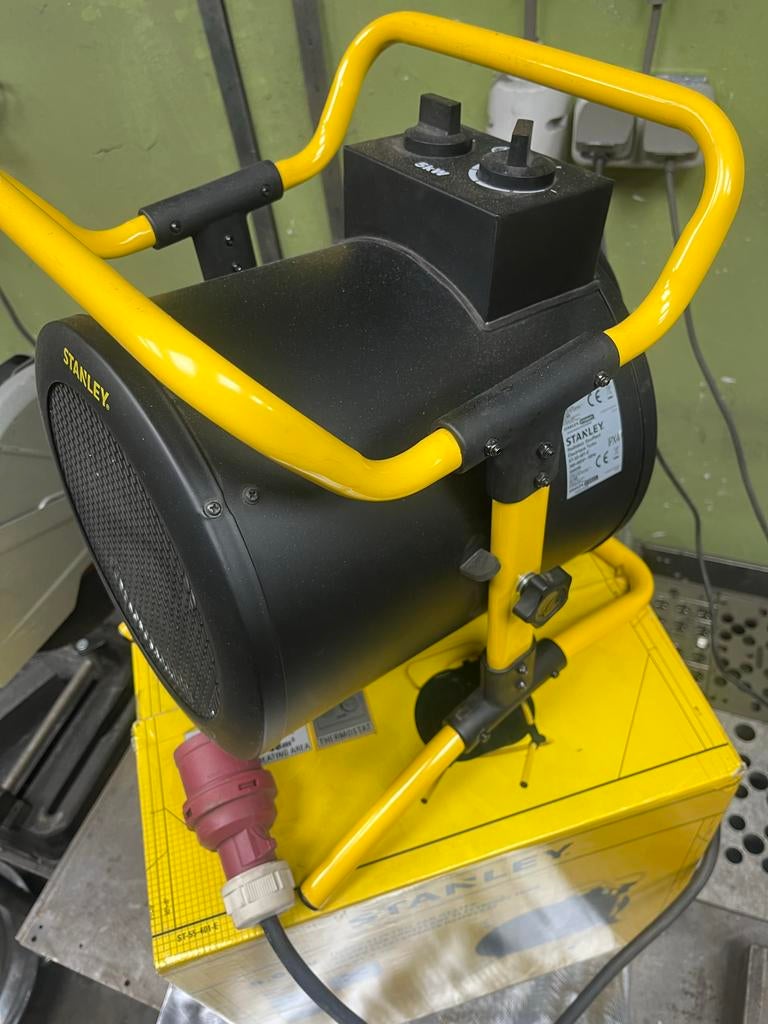 Stanley elektrische kachel met ventilator, Doe-het-zelf en Verbouw, Verwarming en Radiatoren, 30 tot 80 cm, Hoog rendement (Hr)