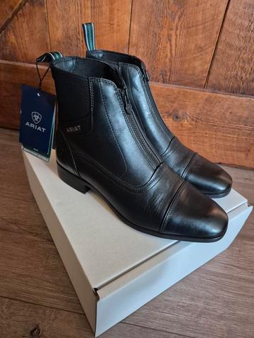 Nieuwe zwarte Ariat jophurs maat 42 beschikbaar voor biedingen