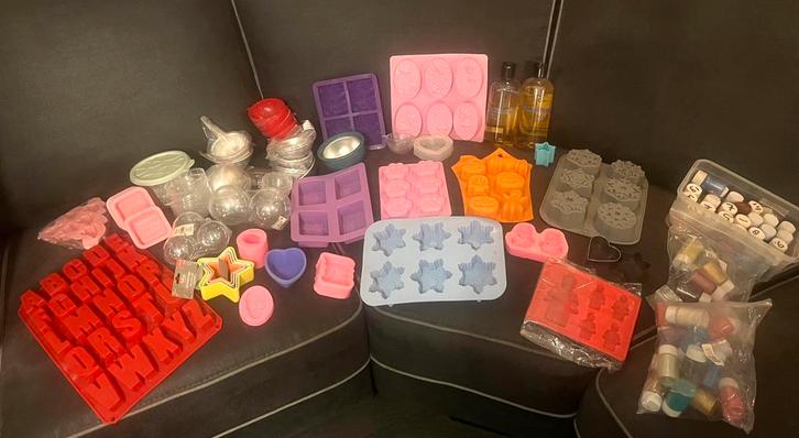 Grote hoeveelheid mallen, Hobby en Vrije tijd, Taarten en Cupcakes maken, Zo goed als nieuw, Bakvorm, Taarten of Cupcakes, Ophalen of Verzenden