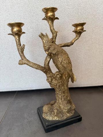 Goudkleurige 3-arm kandelaar met papegaai beschikbaar voor biedingen