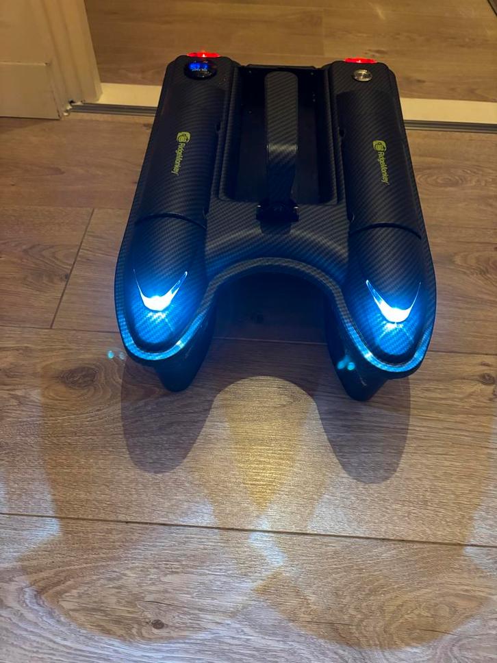 Ridgemonkey Hunter 750 voerboot echo edition, Watersport en Boten, Hengelsport | Karpervissen, Zo goed als nieuw, Overige typen