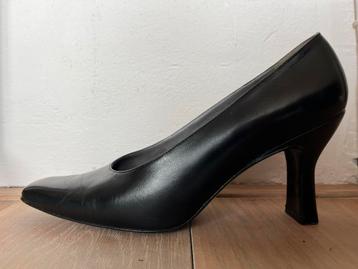 Zwarte leren 40 Bally pumps goede staat platte neus beschikbaar voor biedingen