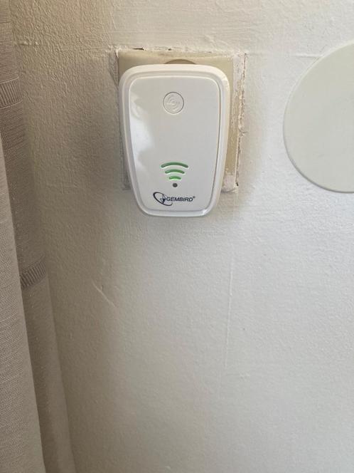 Gembird WNP-RP-002-W - Wifi repeater 2 stuks, 300 Mbps, Computers en Software, WiFi-versterkers, Gebruikt, Ophalen
