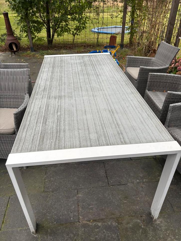 Tuinset: Witte tafel met 6 stoelen + kussens, Tuin en Terras, Tuintafels, Gebruikt, Rechthoekig, Metaal, Ophalen