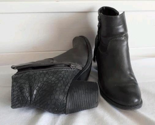 Goede donkergrijze enkellaarsjes Fabulous Fabs, maat 36, Kleding | Dames, Schoenen, Gedragen, Lage of Enkellaarzen, Grijs, Ophalen of Verzenden