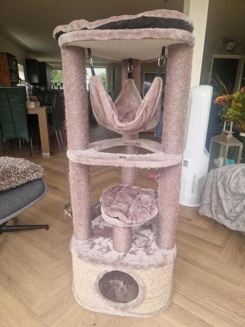 Pet Rebels Kings & Queens Catharina 120 cm  beschikbaar voor biedingen