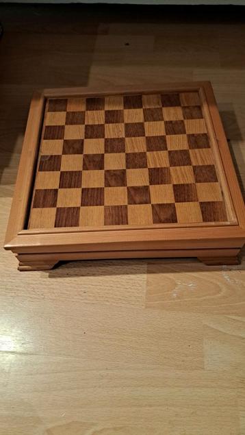 Houten Spelletjesdoos - Schaken, Backgammon, Meer! beschikbaar voor biedingen