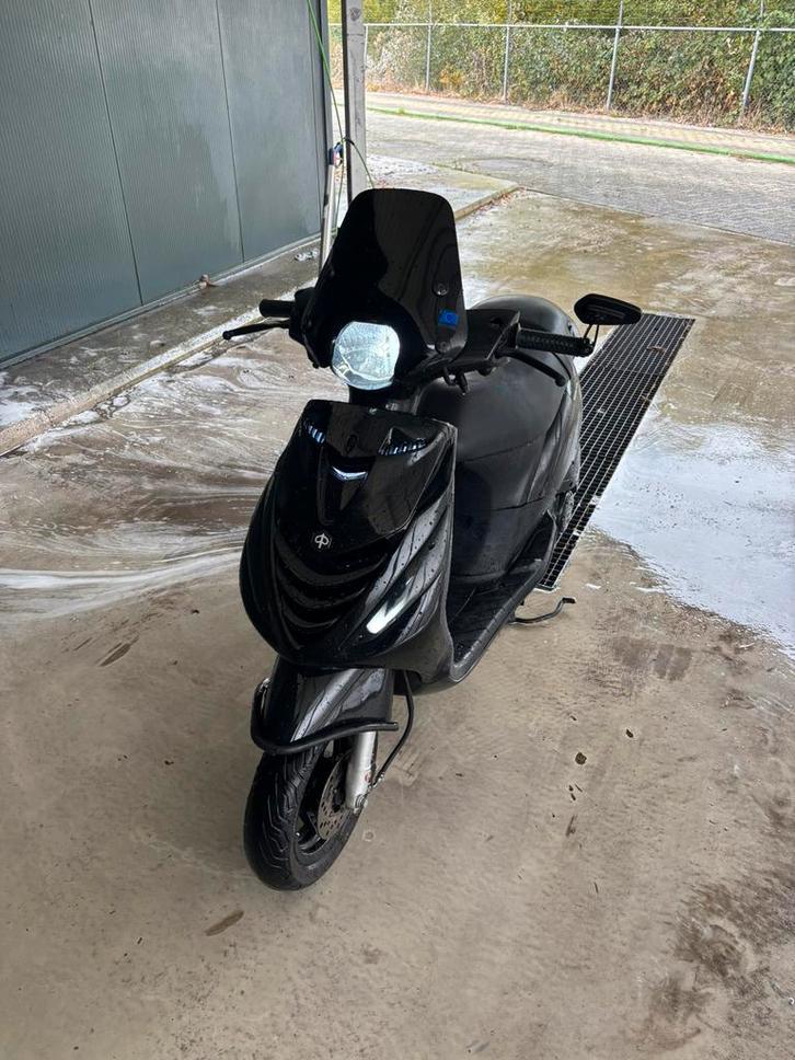 2020 zip iget 50cc, Fietsen en Brommers, Scooters | Piaggio, Zo goed als nieuw, Zip, Benzine, Ophalen of Verzenden