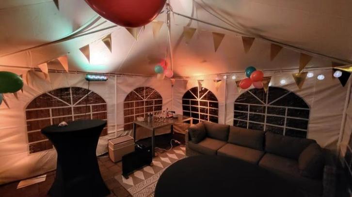 Partytent huren regio Leiden | Inclusief opbouw en afbouw, Hobby en Vrije tijd, Feestartikelen | Verhuur, Zo goed als nieuw, Verjaardag