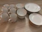 Serviesset wit met gouden rand, Huis en Inrichting, Keuken | Servies, Ophalen, Keramiek, Zo goed als nieuw, Effen